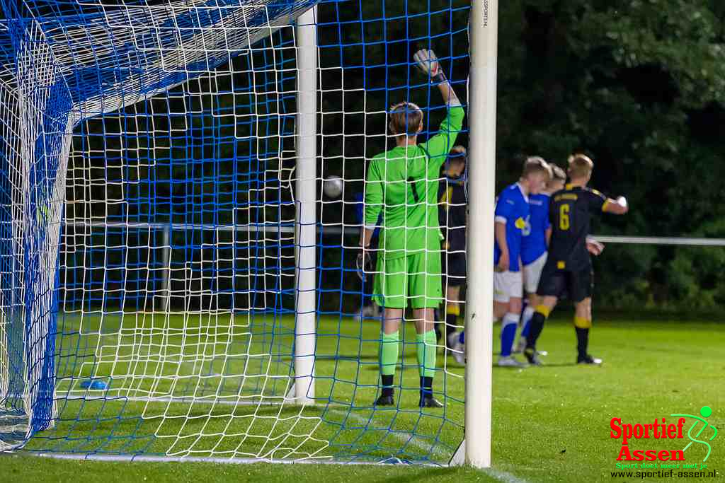 LEO (Loon) JO17-1 vs FC Assen JO17-1 29 september 2022 - © Gino Wiemann