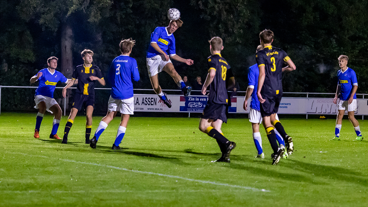 LEO (Loon) JO17-1 vs FC Assen JO17-1 29 september 2022 - © Gino Wiemann