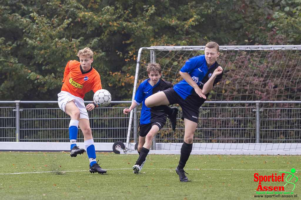 LEO 17-1 vs Zuidlaren O17-2 15 oktober 2022 - © Gino Wiemann