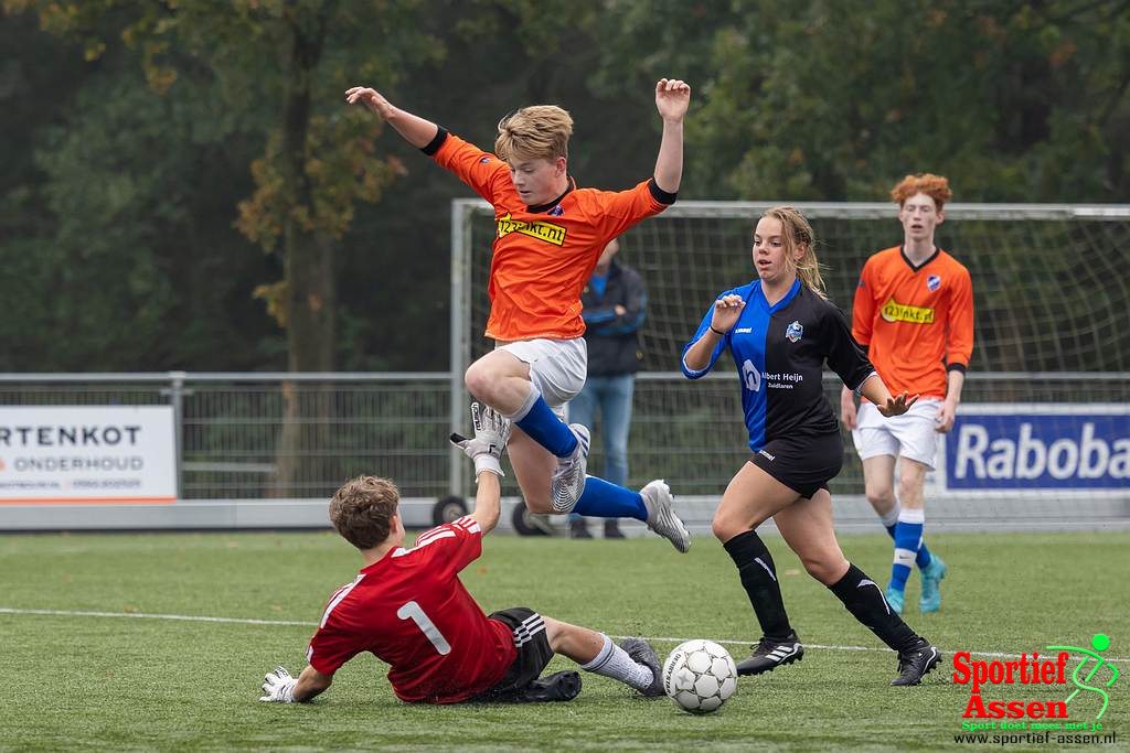 LEO 17-1 vs Zuidlaren O17-2 15 oktober 2022 - © Gino Wiemann