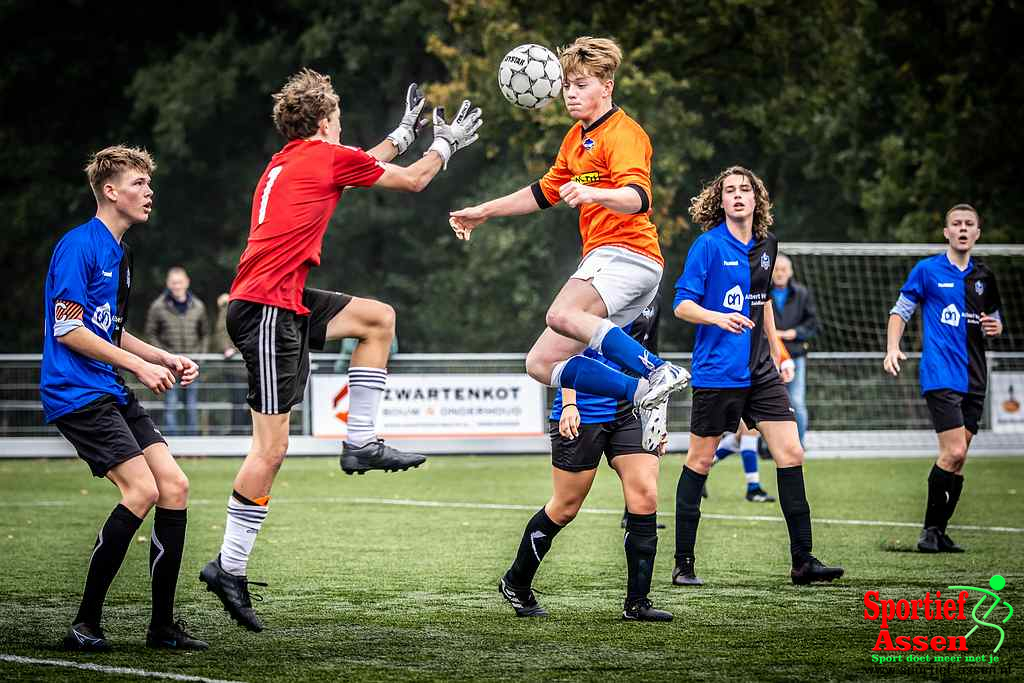 LEO 17-1 vs Zuidlaren O17-2 15 oktober 2022 - © Gino Wiemann