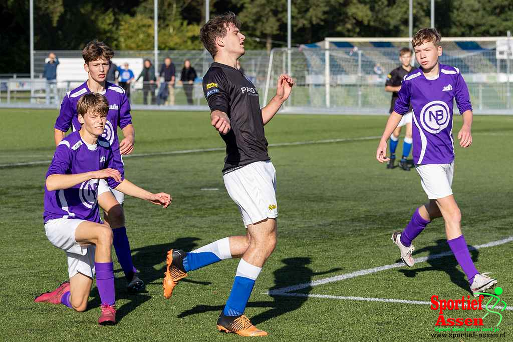 LEO (Loon) JO17-1 vs HS'88 JO17-1 8 oktober 2022 - © Gino Wiemann