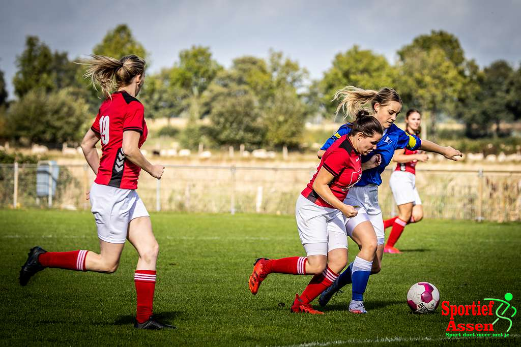 LEO VR1 vs ST Westerwolde Veelerveen VR1 8 oktober 2022 - © Gino Wiemann