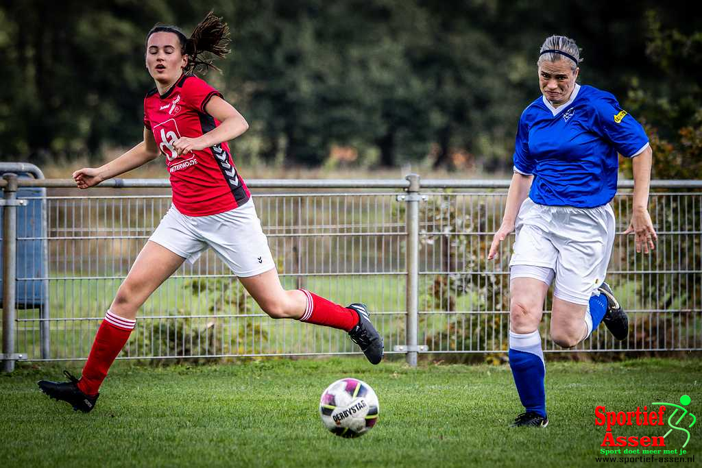 LEO VR1 vs ST Westerwolde Veelerveen VR1 8 oktober 2022 - © Gino Wiemann