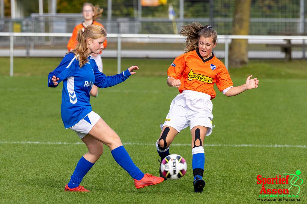 VV LEO MO15-1 vs Asser Boys MO15-1 8 oktober 2022 - © Gino Wiemann