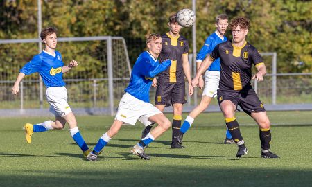 VV LEO JO19-1 vs FC Assen JO19-1 12 november 2022 - © Gino Wiemann