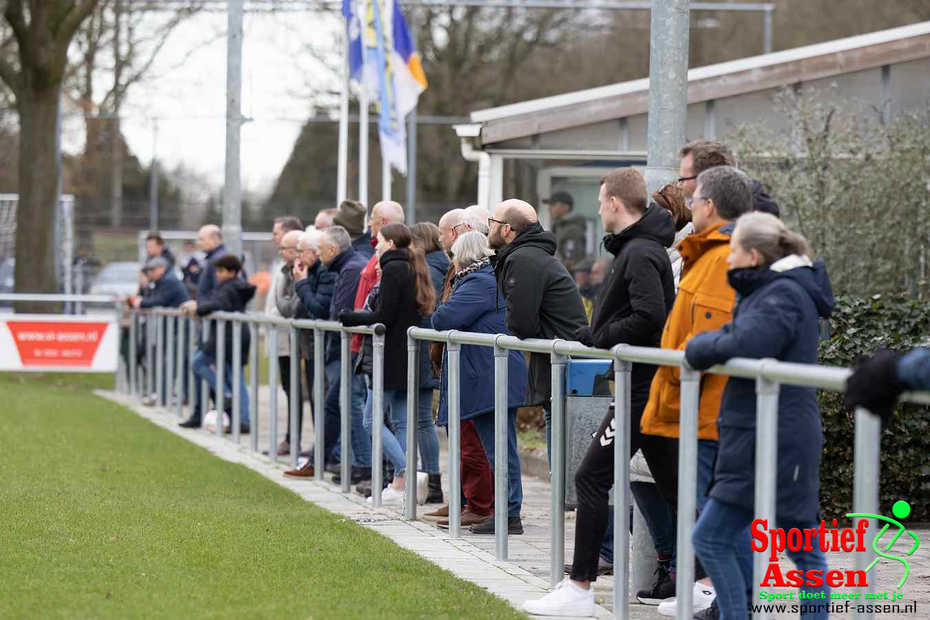 VV LEO 1 vs FC Lewenborg 1 19 februari 2023 - © Gino Wiemann