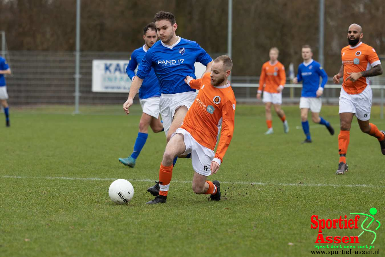 VV LEO 1 vs FC Lewenborg 1 19 februari 2023 - © Gino Wiemann