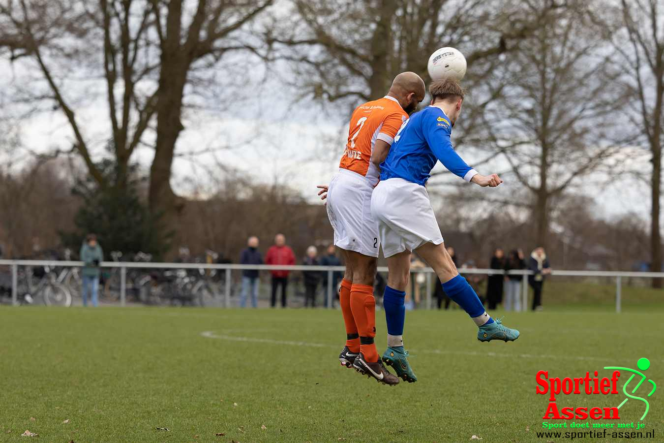 VV LEO 1 vs FC Lewenborg 1 19 februari 2023 - © Gino Wiemann