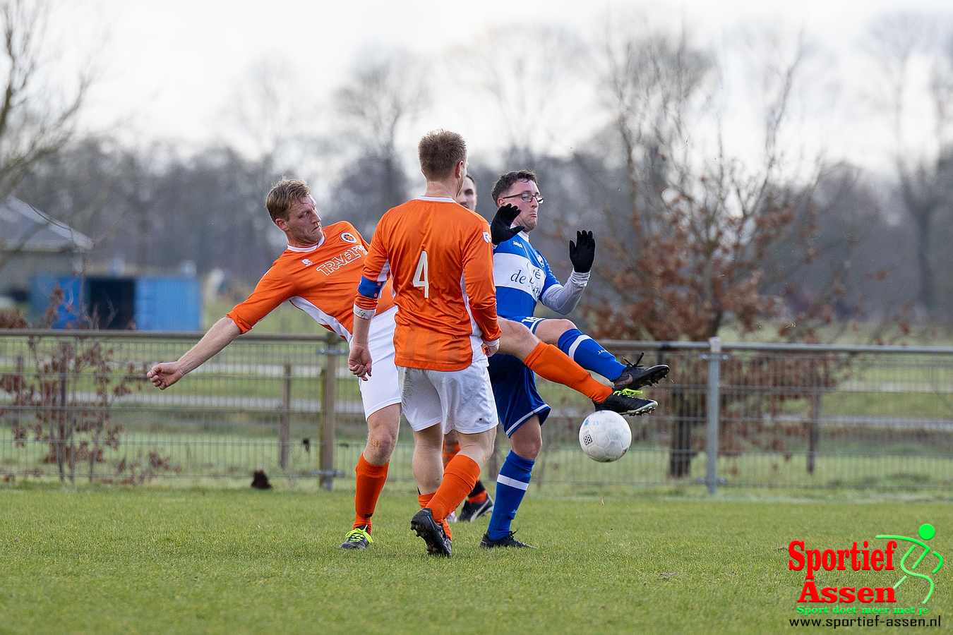 VV LEO 3 vs FC Lewenborg 3 19 februari 2023 - © Gino Wiemann