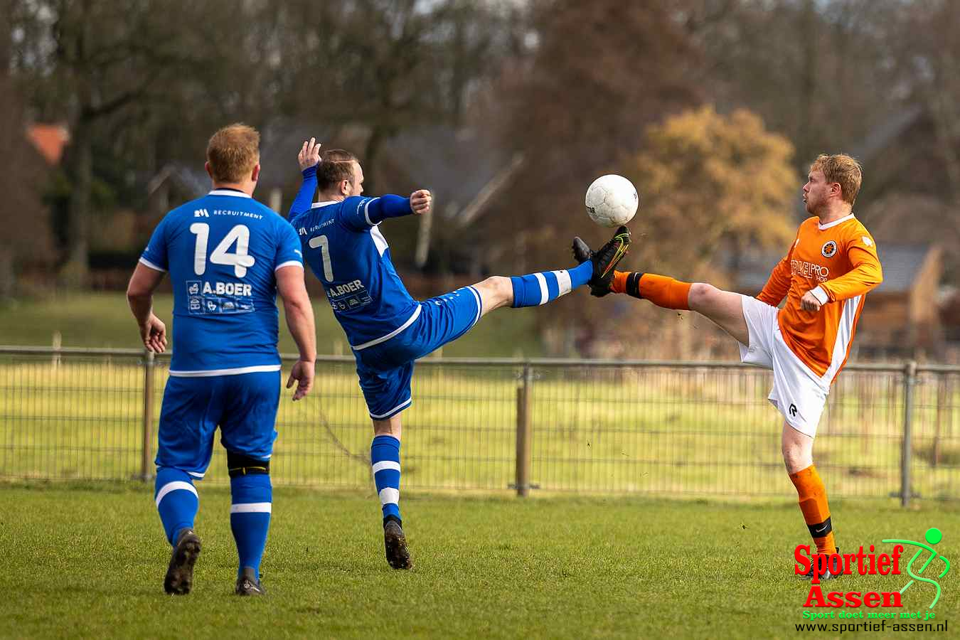 VV LEO 3 vs FC Lewenborg 3 19 februari 2023 - © Gino Wiemann