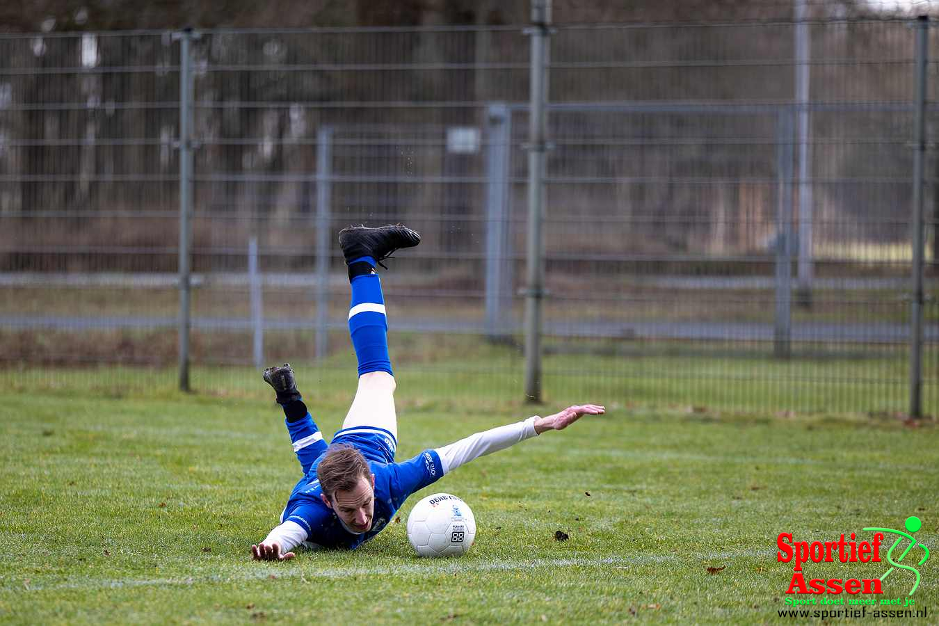 VV LEO 3 vs FC Lewenborg 3 19 februari 2023 - © Gino Wiemann