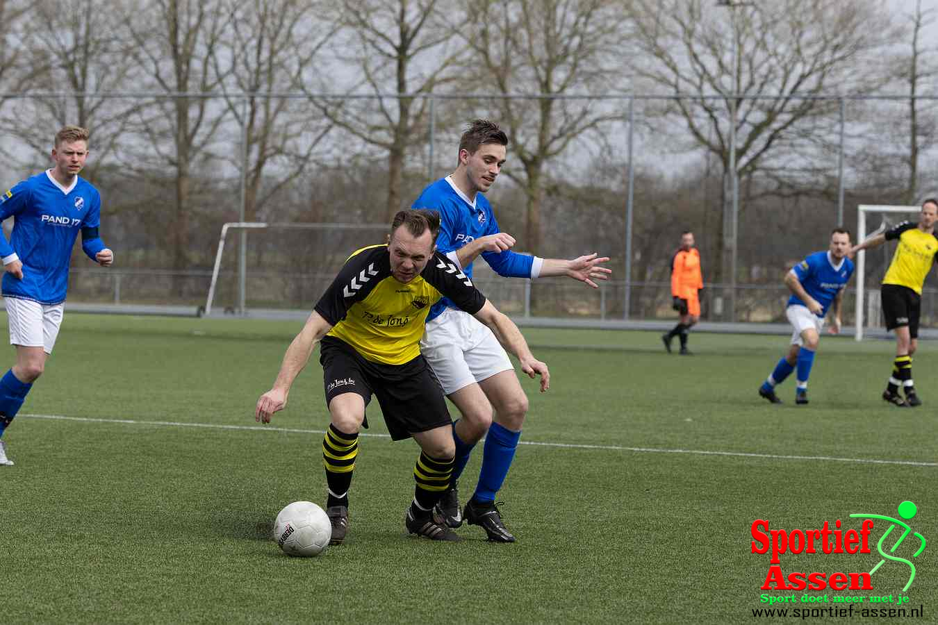 VV LEO 2 vs Weerdinge 2 19 maart 2023 - © Gino Wiemann