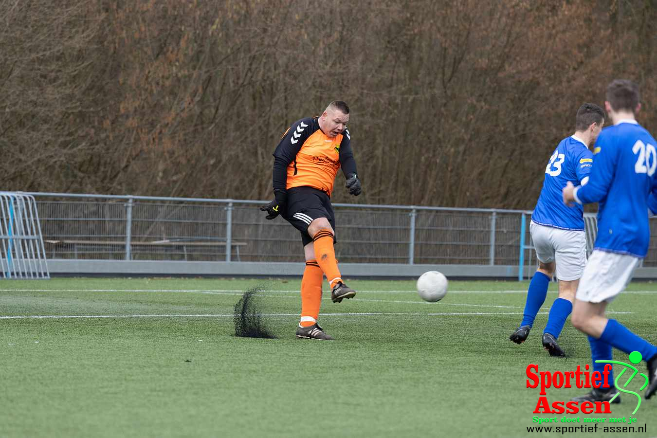 VV LEO 2 vs Weerdinge 2 19 maart 2023 - © Gino Wiemann