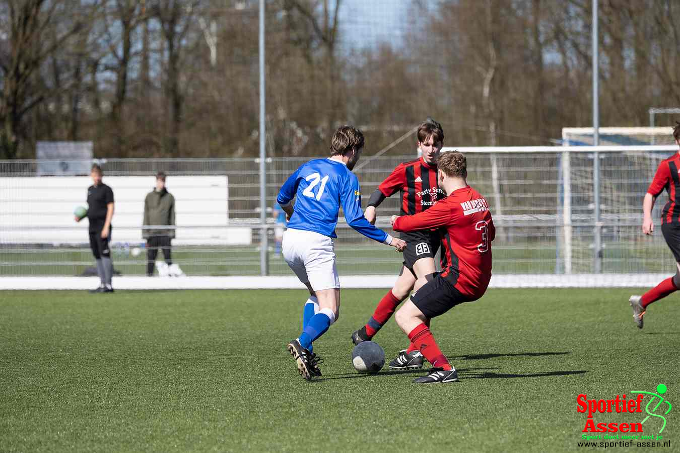 VV LEO 2 vs Zuidwolde 2 2 april 2023 - © Gino Wiemann