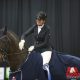 05 Laura Zwart streelt haar paard ZAV Lumen Jackson bij de huldiging: Foto Mariol Middel