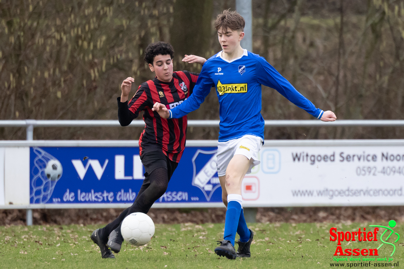 VV LEO JO17-2 vs Hoogezand JO17-2 10 februari 2024 - © Gino Wiemann