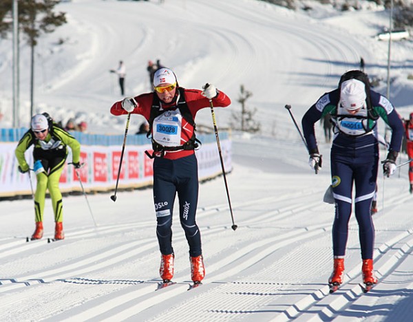 Petter Stakston er halvmeteren foran Ivar Ryttervold på oppløpet.  Foto: Finn Olsen, Kondis. 