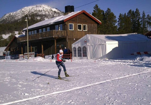 Herman Martens Meyer går i mål til klar seier på 7,5 km fristil på Savalen.  Foto: Arnstein Andreassen