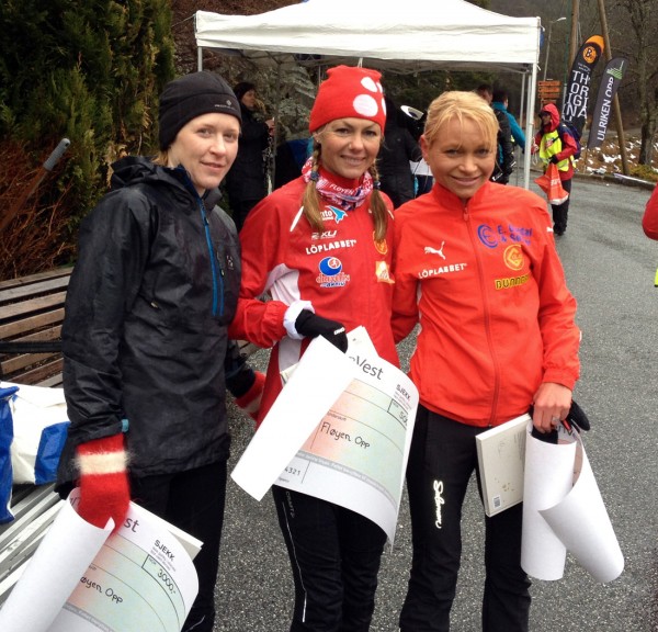 Seierspallen: Rebecca Wade, Kirsten Marathon Melkevik og Mai Britt Buer