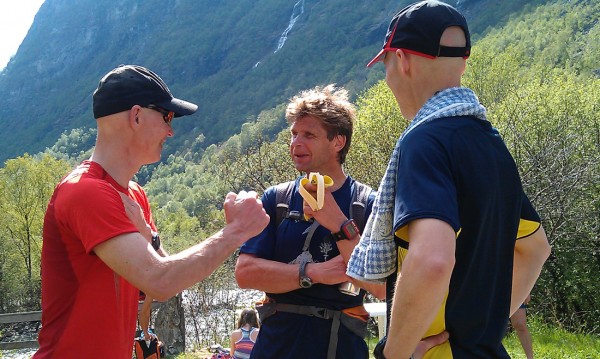 Den satt! Løpets vinner Geir Grindedal knytter fornøyd neven etter seieren.