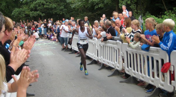 Abdi-Hakin Ulad spurter inn til seier i den spektakulære fjelletappen på Bornholm. Foto: Sportsmanden/Marie Wibe Bakker