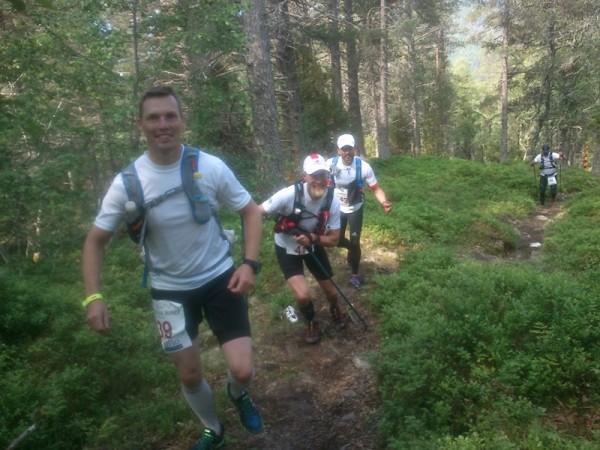 Swedish Ultra Runners er den største klubben etter Hornindal IL, her er fire av dem, glade og spreke forholdsvis tidlig i løpet: Ola Aldensjö, Jan Hjort, Christian Nyberg og Jerry Bärnstein.