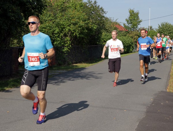 Kim Olsen i fint driv med en luke til resten av feltet. Foto: Trond T. Hansen, Sportsmanden