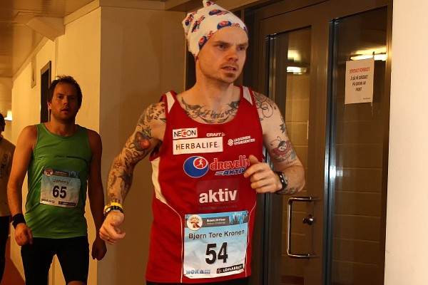 jørn Tore Kronen Taranger på vei mot tidenes første norske mestertittel i 24-timers løp i fjor. (Foto: Bjørn Hytjanstorp)