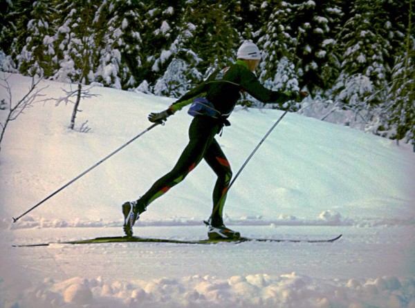 Runar Sannerud i stilfull strekk på treningstur i Hurdal. (Foto: Privat)