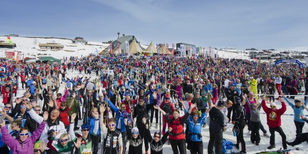 Folksomt og flott da Skarverennet ble arrangert på lørdag.  (Foto: Arrangørens hjemmeside) 