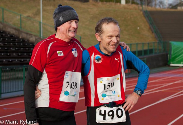 Morten Hauso og Inge Asbjørn haugen kan gratulere hverandre med hhv alle 50 maratonløp i Maratonkarusellen og med sitt 490. maratonløp totalt! 