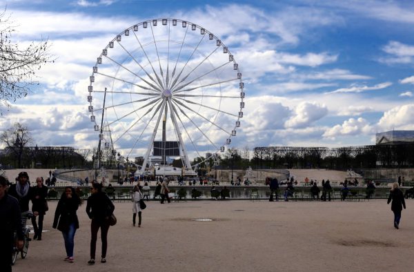 Mye spennende å få med seg underveis i Paris Marathon. Foto: Eirin Bugge