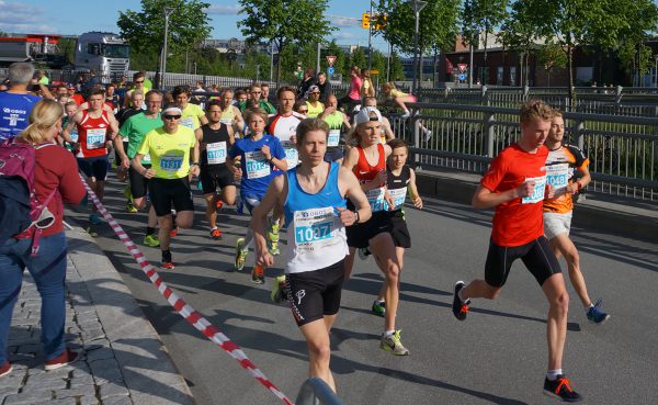 Fornebu2016_5k-starten3