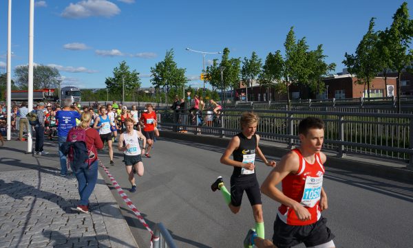 Fornebu2016_5k_starten2