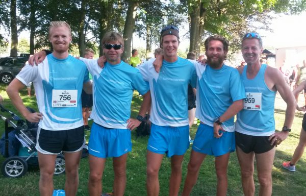 Herlig innsats fra Team Sportsmanden på Bornholm. Her er fem av løperne på ett brett, fra venstre Christian Fredriksen, Tore Bjrkrheim, Kjetil Andre Bjerkrheim, Ruben Strand og Frode Monsen. 