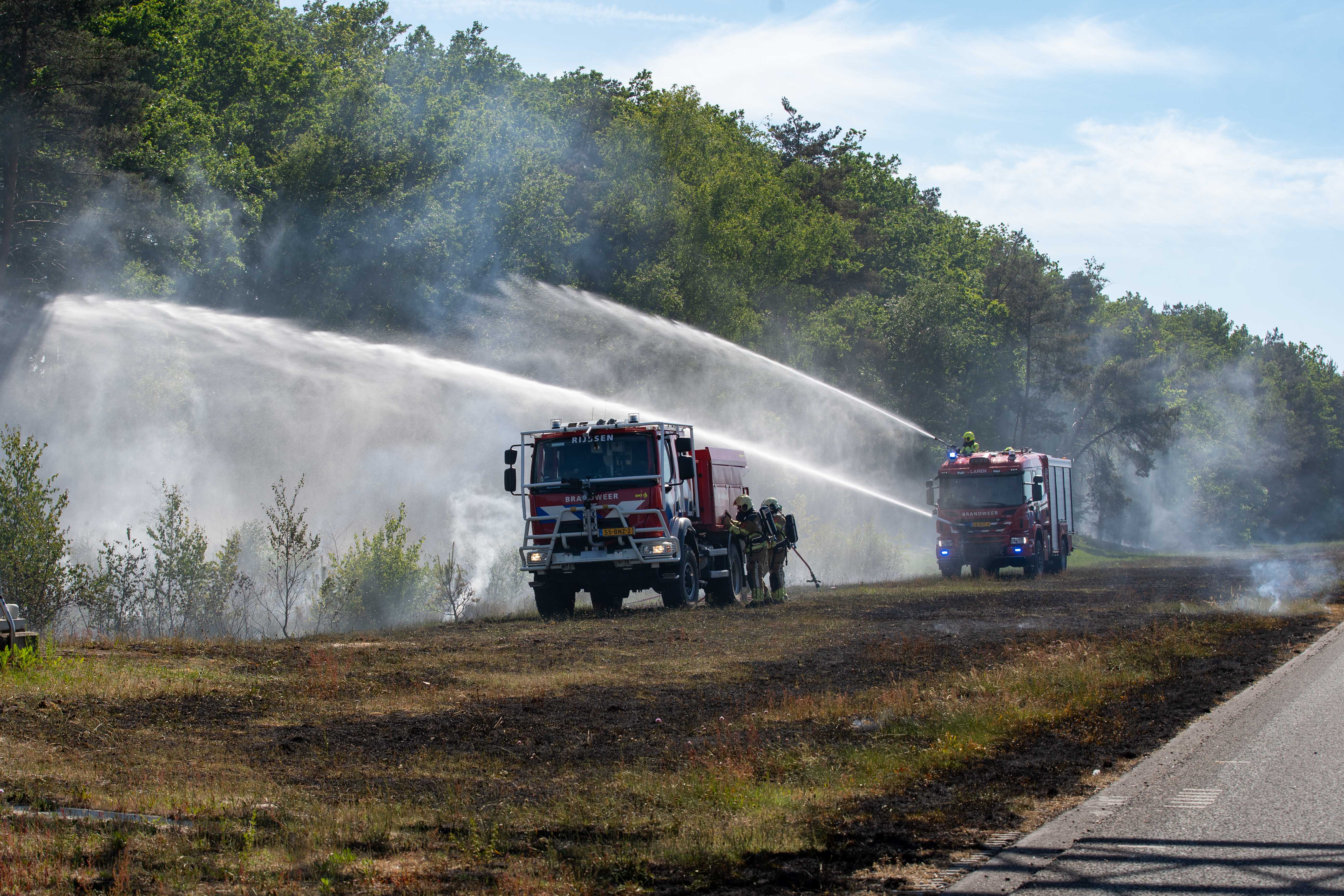 T7NrW129THcE-Grote-bermbrand-A1-Rijssen-7.jpg