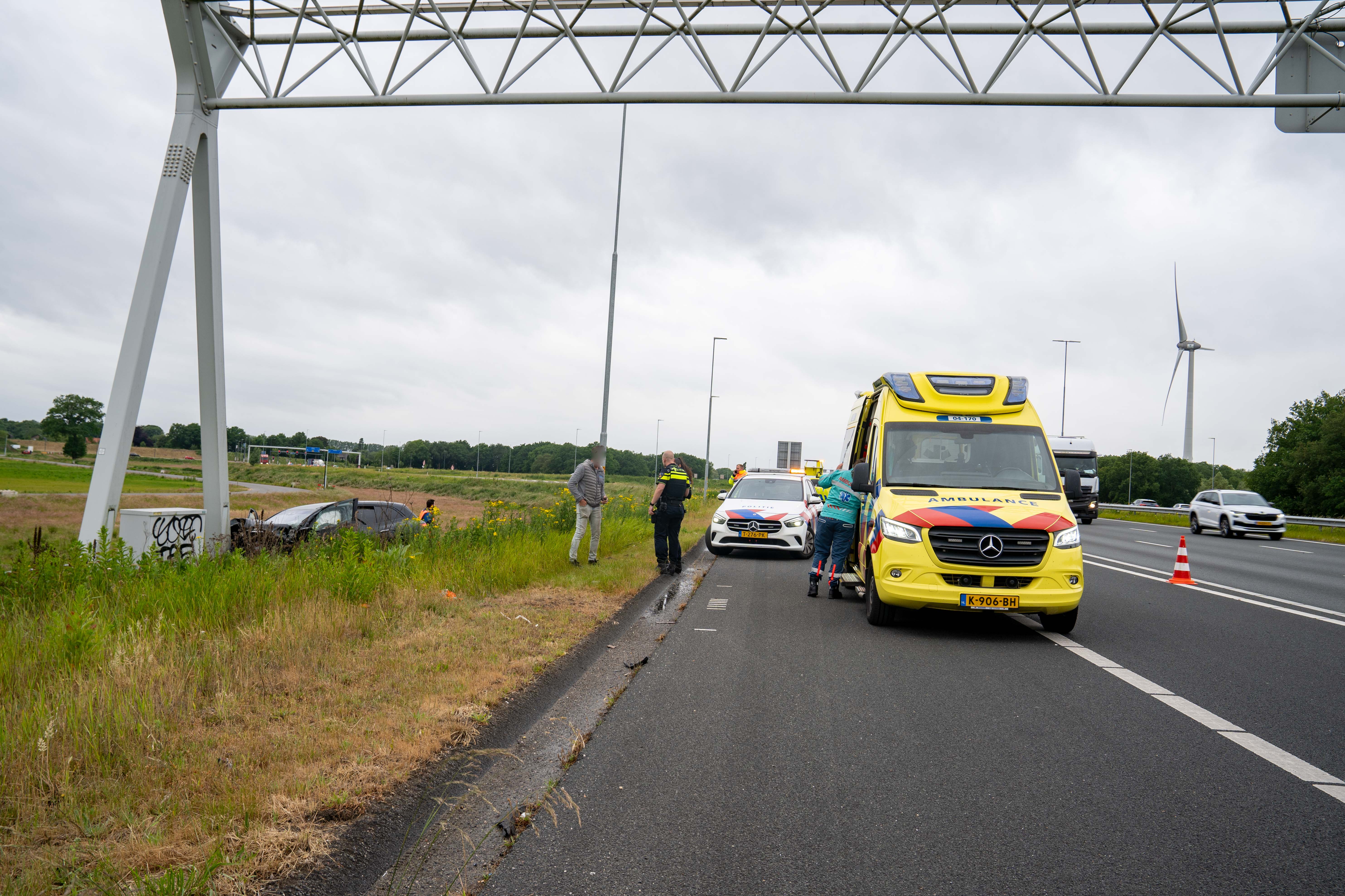 afUZAJuThWzb-Crash-A1-1.jpg