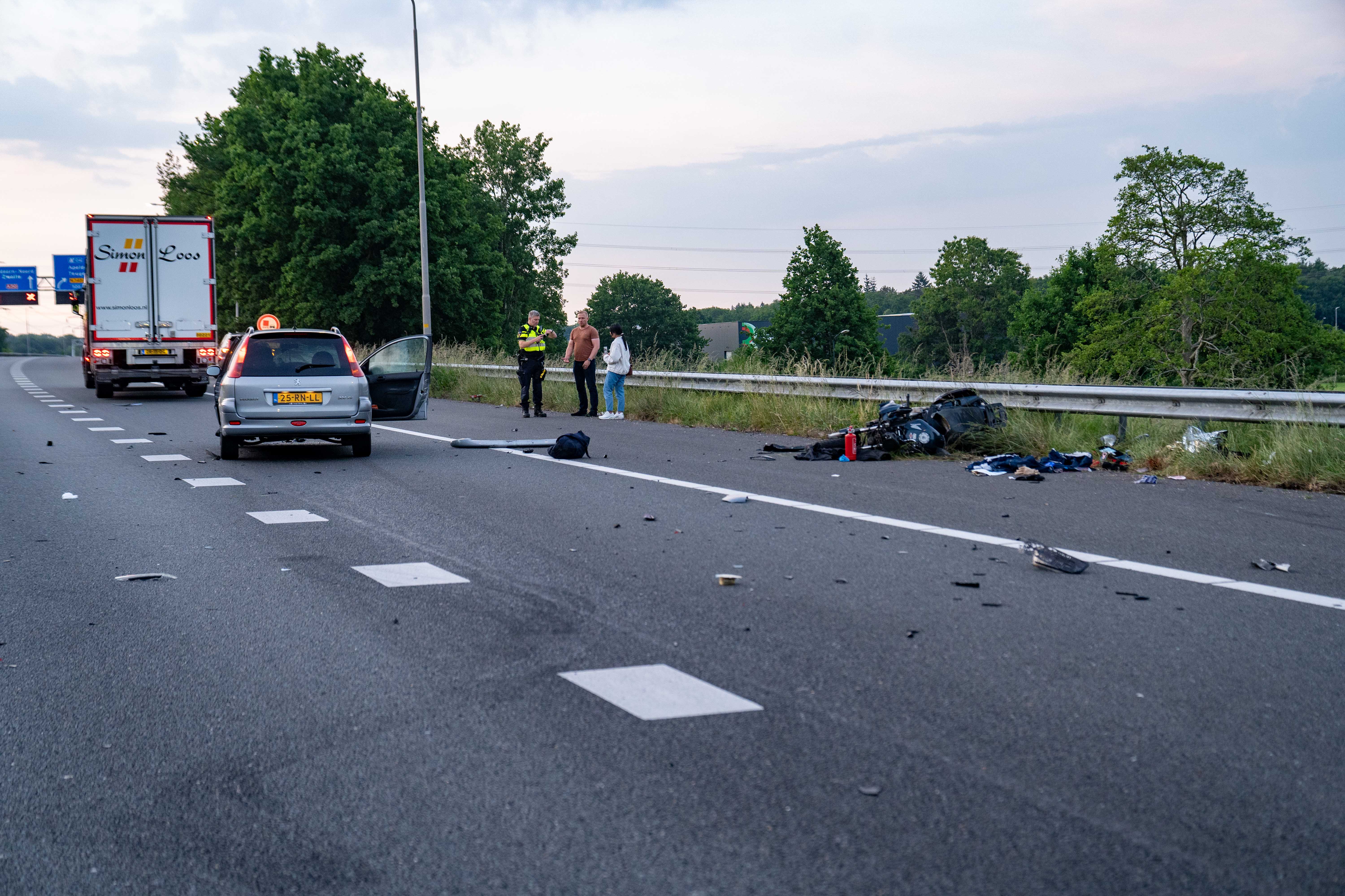 dKoXC8EC4GjU-Motorrijder-A50-1.jpg