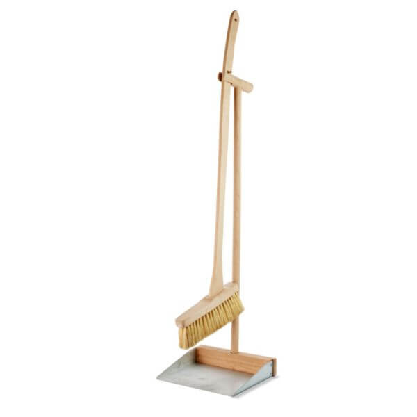 Upright wooden sweep set