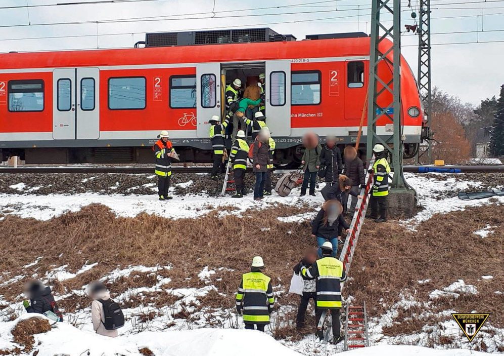 München Kältewelle erzeugt SBahn Chaos Feuerwehr muss