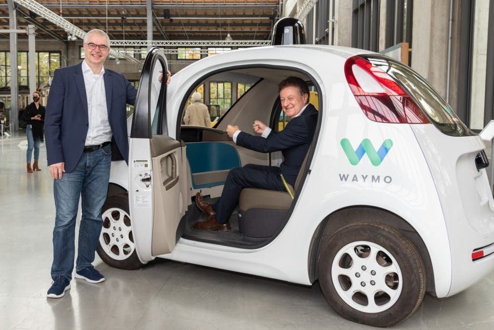 Autonomes Auto im Verkehrszentrum Deutsches Museum