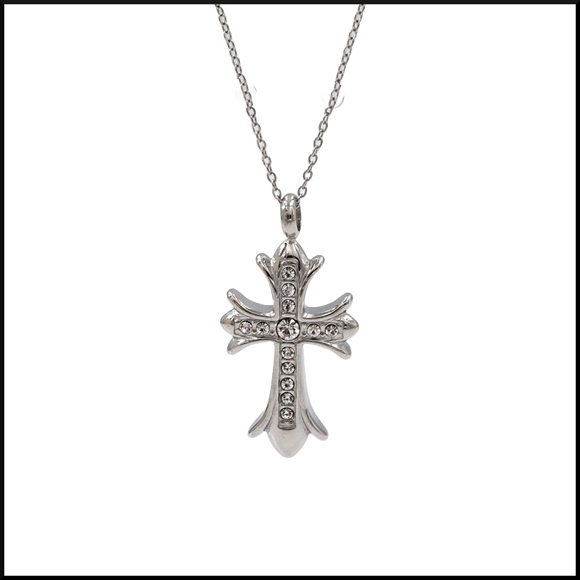 Halsband Katolskt Kors CZ