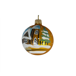 Guldfarvet julekugle med håndmalet motiv af et snedækket hus, perfekt til juletræet