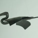 Skulpturer av tranor från järnsmides-utställningen "Mellan kikaren och städet"