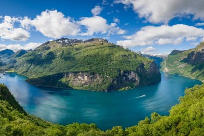 West Norwegian Fjords – Geirangerfjord and Nærøyfjord: Majestic Landscapes of Natural Beauty