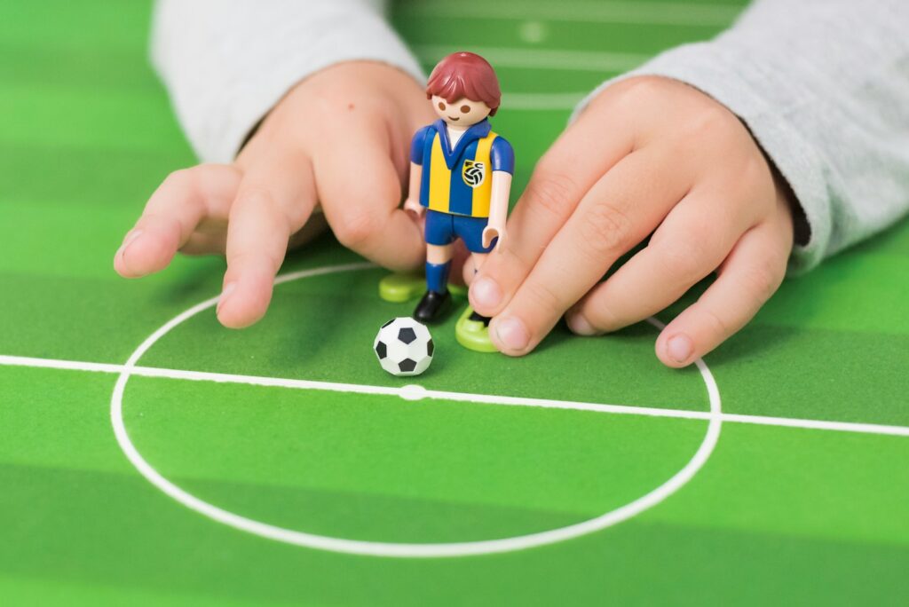 person playing minifig soccer Soccer Online