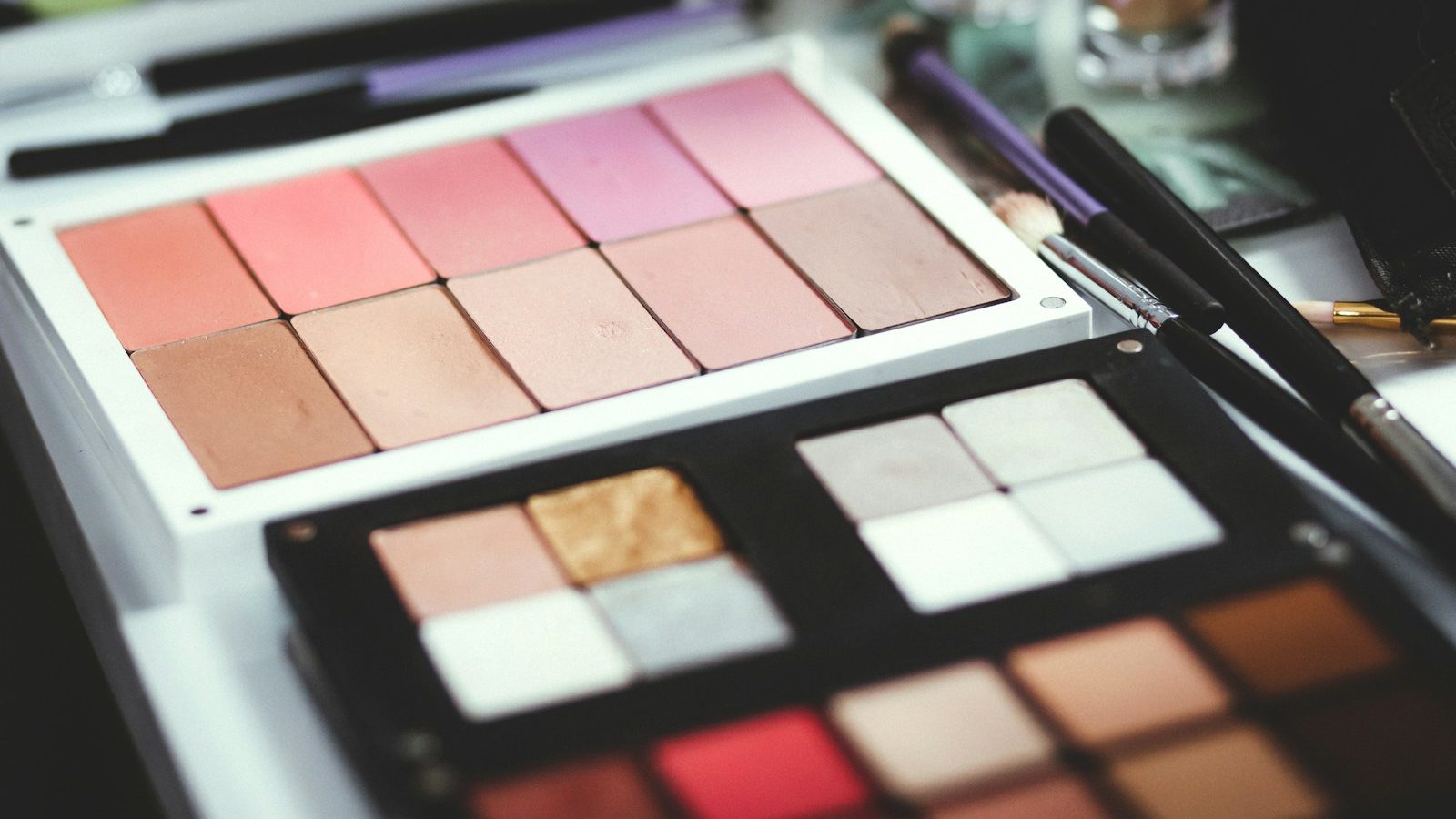 selective focus photography of makeup palette