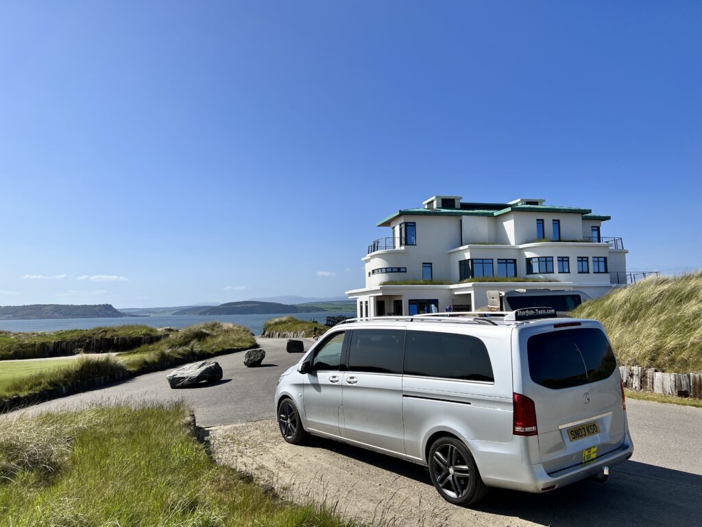 We provide expert service in golf holiday transportation to travel agencies on B2B packages in addition to privately booked tours .