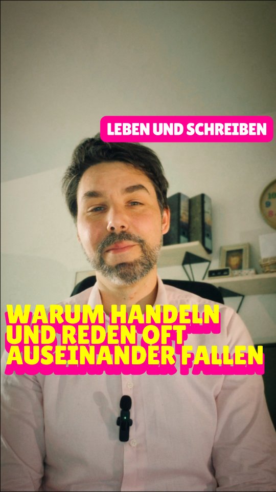 Show don't tell: Das ist für Autoren natürlich Gesetz. Und sollte es im normalen Leben auch sein. Warum handeln aber trotzdem so viele Leute anders, als sie reden? 

Genau die Frage hat @tommy_schreibt am 28.3.2026 gestellt – im Zusammenhang mit dem lauten Support für kleinere Buchhandlungen. Der passiert allerdings eher online und nicht an der Ladenkasse. Sein Appell: Aktion statt Online-Aktivismus.

Er hat recht. Leider ist Reden online besonders billig. Einen Kommentar droppen, ein paar Herzchen abgreifen, dann weiter zum nächsten Post. Hier sind sowohl die Versuchung zum Virtue Signaling und die Ablenkung durch Contentfluten maximal. Und Faulheit kann man natürlich zu Hause auf der Couch auch maxxen. 

Gibt es neben Faulheit, Virtue Signaling und Ablenkung noch andere Ursachen für Inaktivität? Rein in die Kommentare damit!

#autorenaufinstagram #lebenundschreiben #Autorenleben